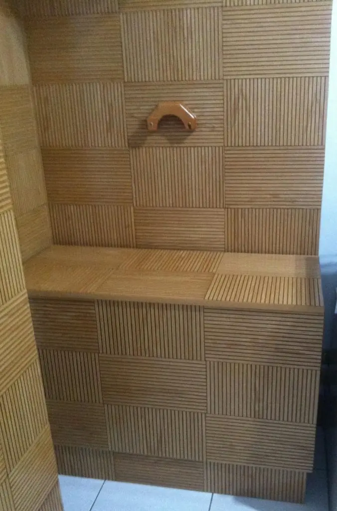 muebles cubiertos por un tablero de paneles de madera ranurado en V diseñado, paneles de madera interiores, paneles de madera, paneles de pared, paneles de madera, paneles de madera, paredes de paneles de madera para la decoración de paredes y muebles, paneles de madera en muebles, tableros de madera flexible